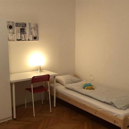 Apatrhostel Brno Esterno foto